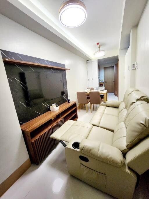 Mocha Flat At Shore 3 Tower 4 Apartment *