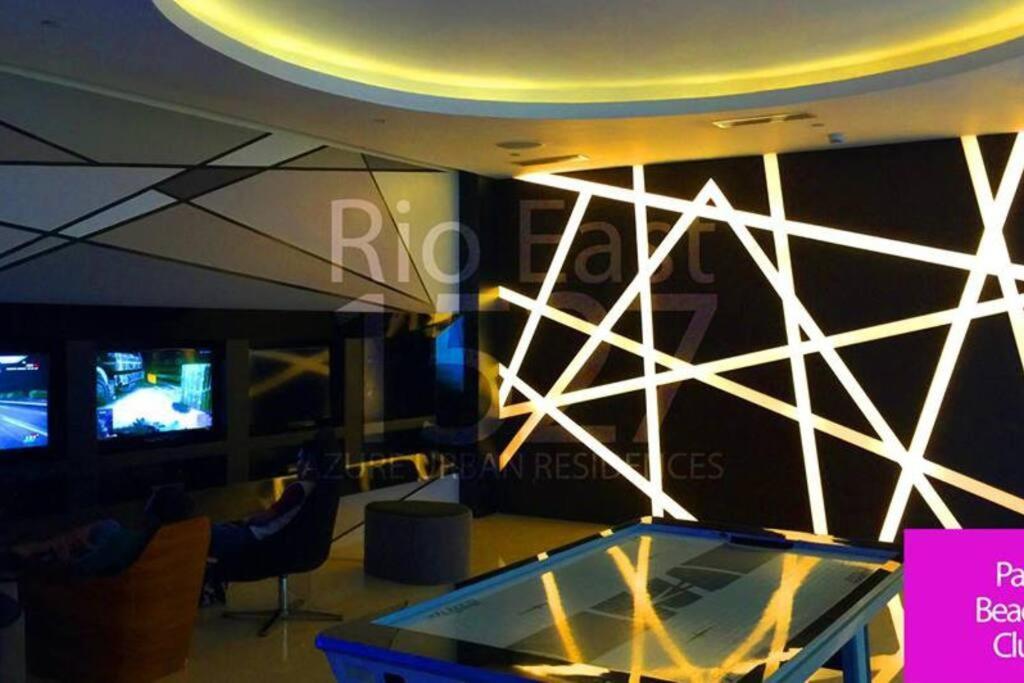 Apartment Pampering Space In The Manila