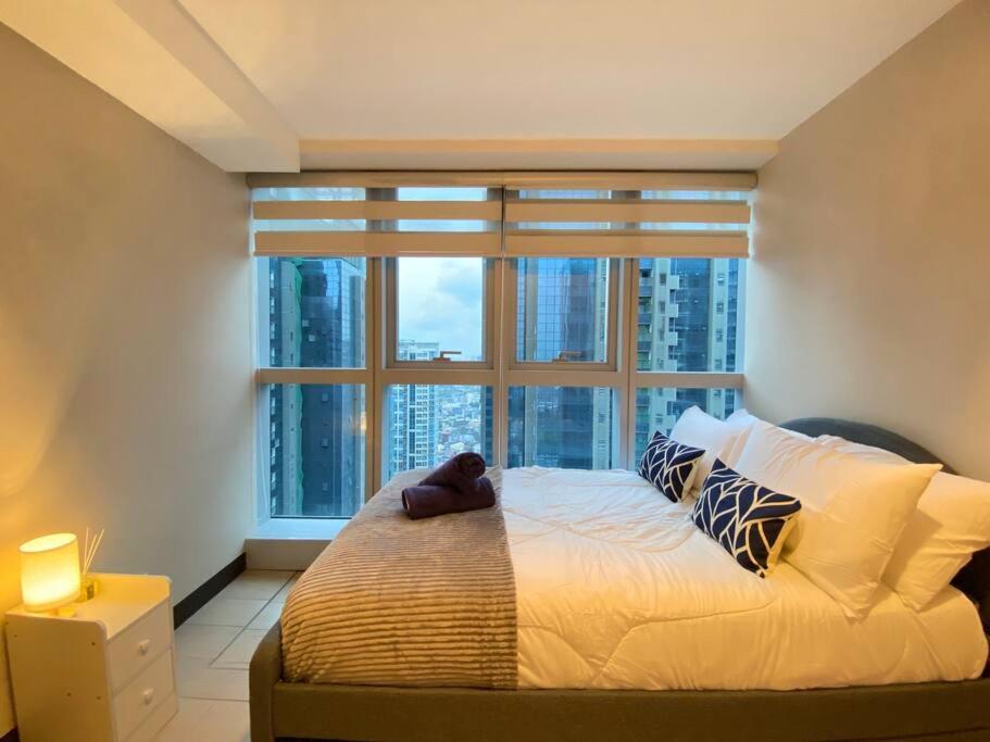 3br Spacious In Uptown Bgc Near Uptown Mall Apartment Manila