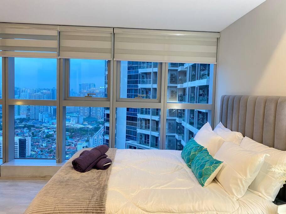 3br Spacious In Uptown Bgc Near Uptown Mall
