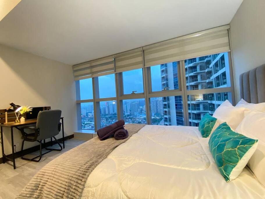 3br Spacious In Uptown Bgc Near Uptown Mall Manila