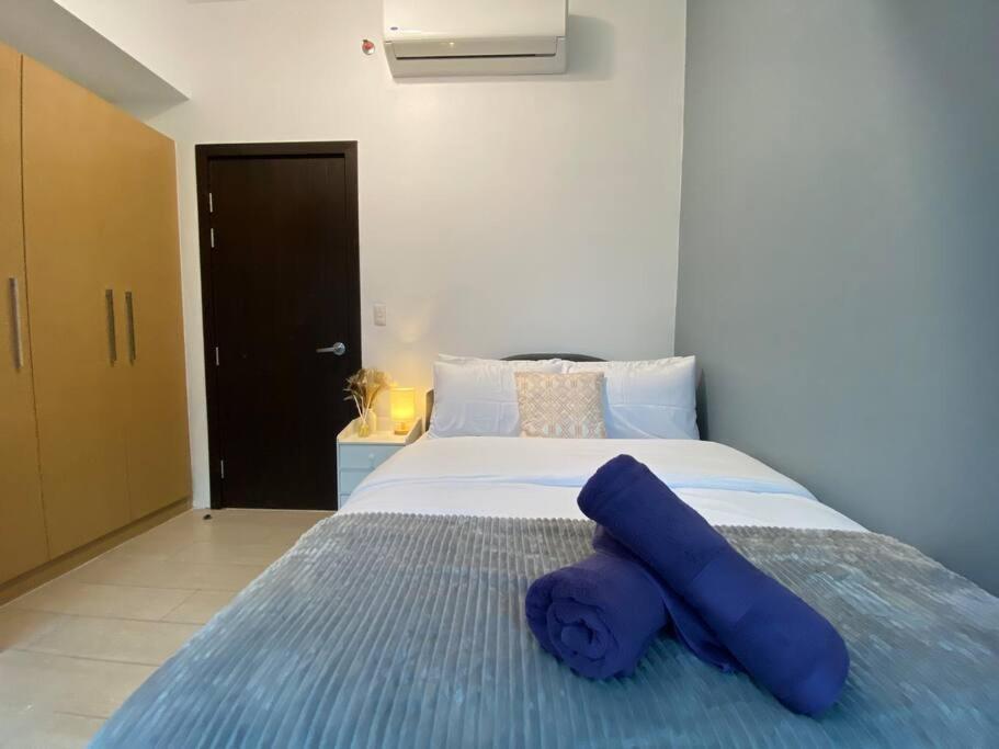 3br Spacious In Uptown Bgc Near Uptown Mall