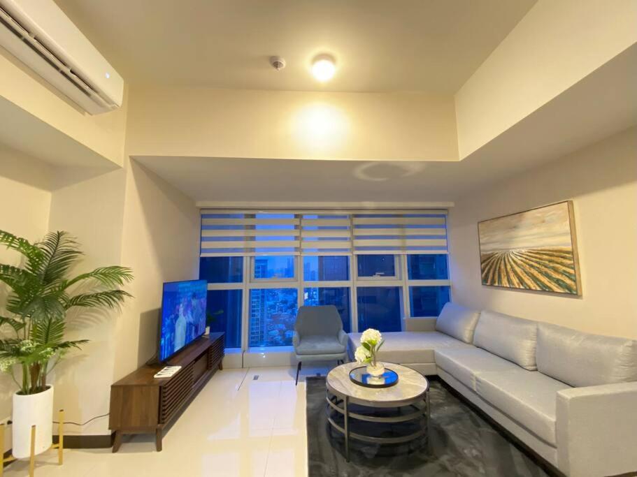 3br Spacious In Uptown Bgc Near Uptown Mall Apartment *
