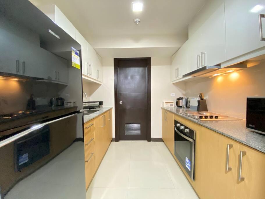 3br Spacious In Uptown Bgc Near Uptown Mall