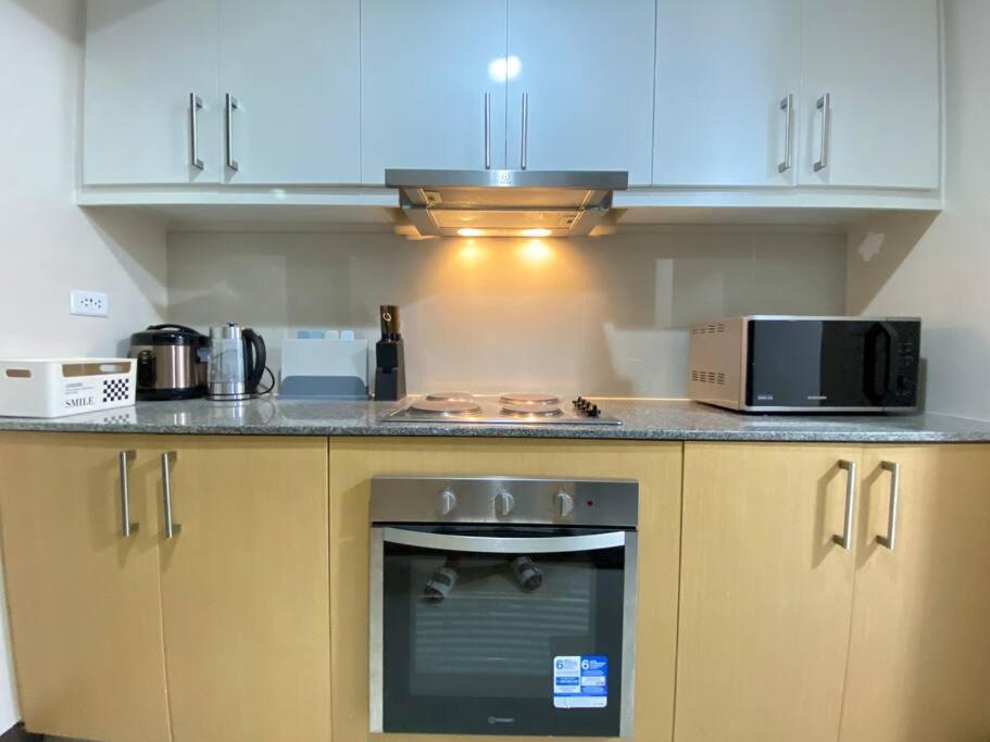 Apartment 3br Spacious In Uptown Bgc Near Uptown Mall