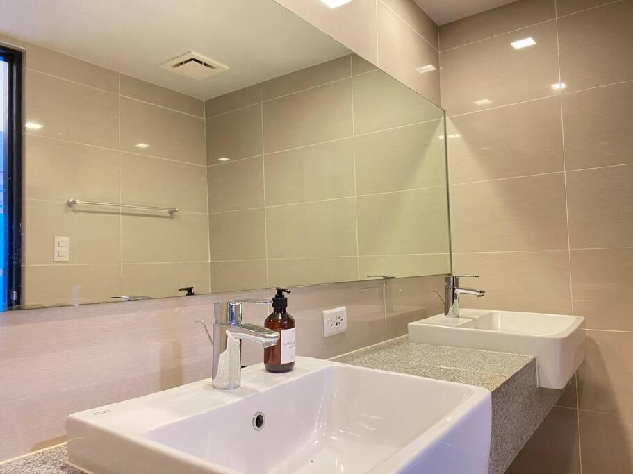 3br Spacious In Uptown Bgc Near Uptown Mall Apartment Manila