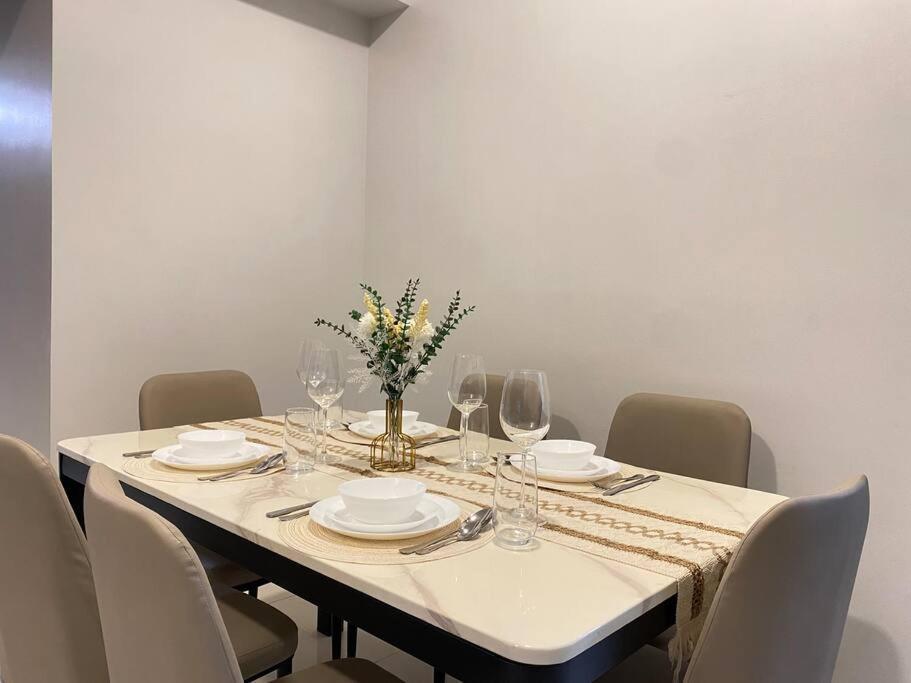 3br Spacious In Uptown Bgc Near Uptown Mall