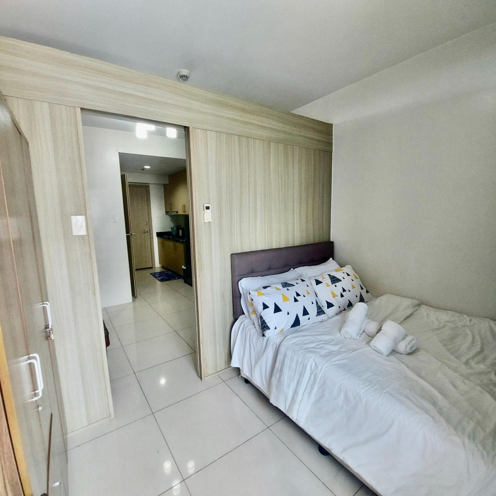 Apartment De Luxe, Standard And -the Breeze Residences-close To Airport,mall Of Asia, Us Embassy