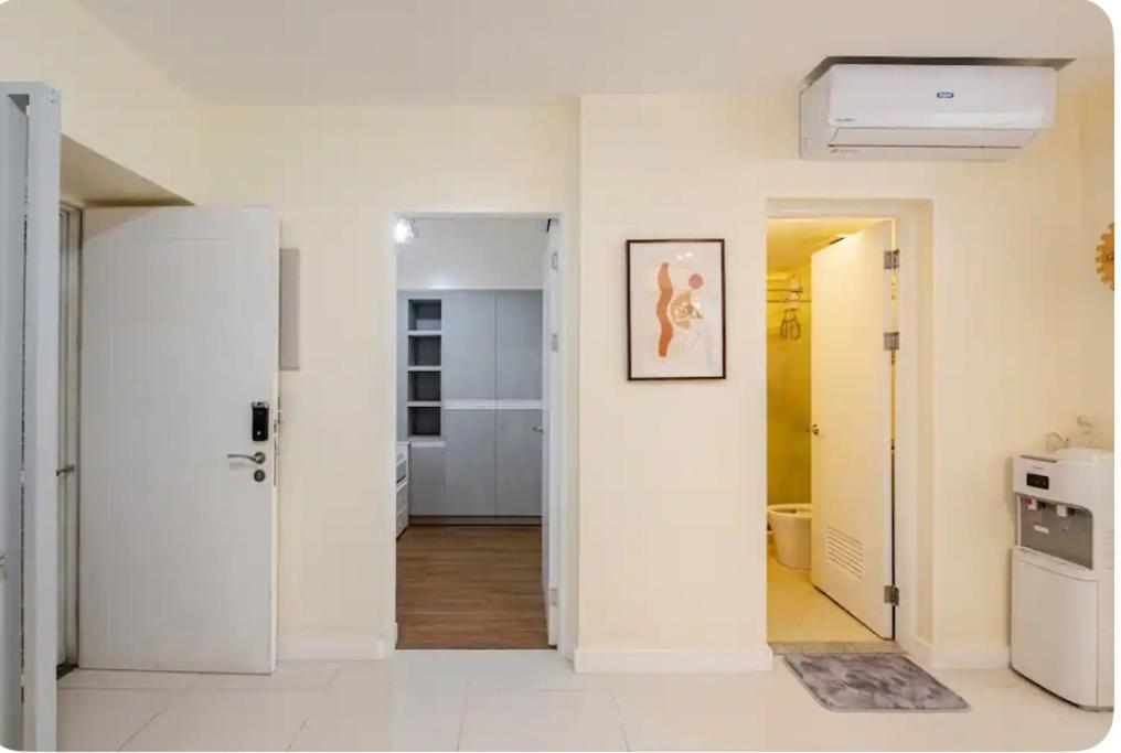 2 Bedroom With Parking Balcony Fully Furnished Free Wifi Pool Apartment Manila