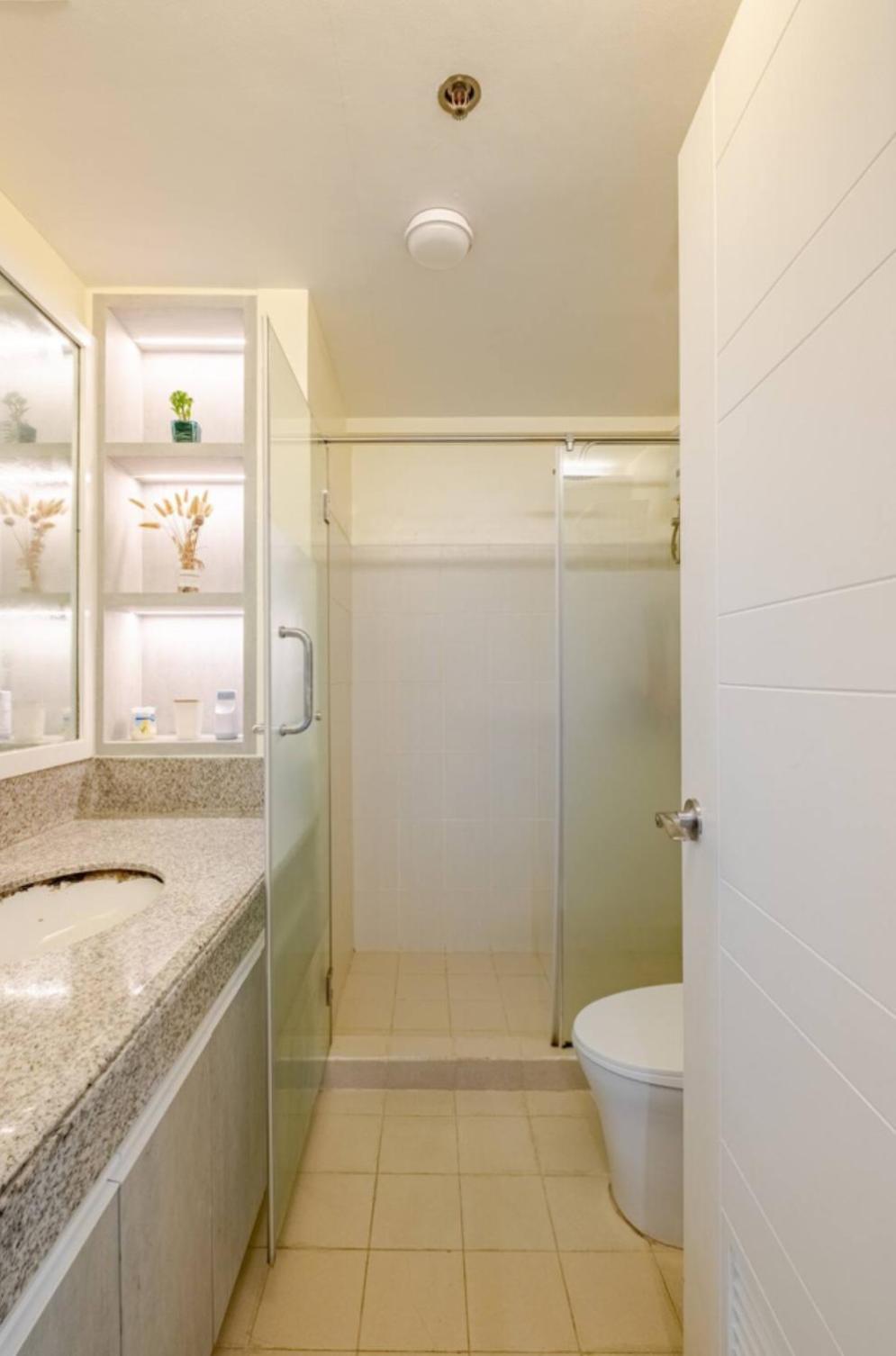 2 Bedroom With Parking Balcony Fully Furnished Free Wifi Pool Apartment *
