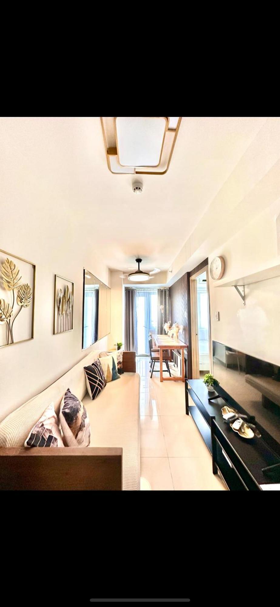 Mall Of Moa S Residences , Ikea Pasay , Naia Airport , Bay * Manila