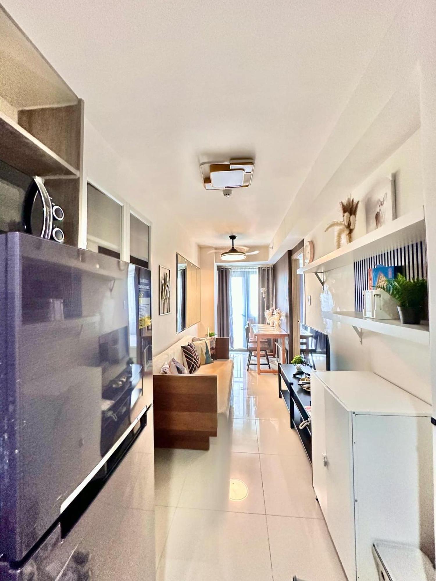 Mall Of Moa S Residences , Ikea Pasay , Naia Airport , Bay Apartment