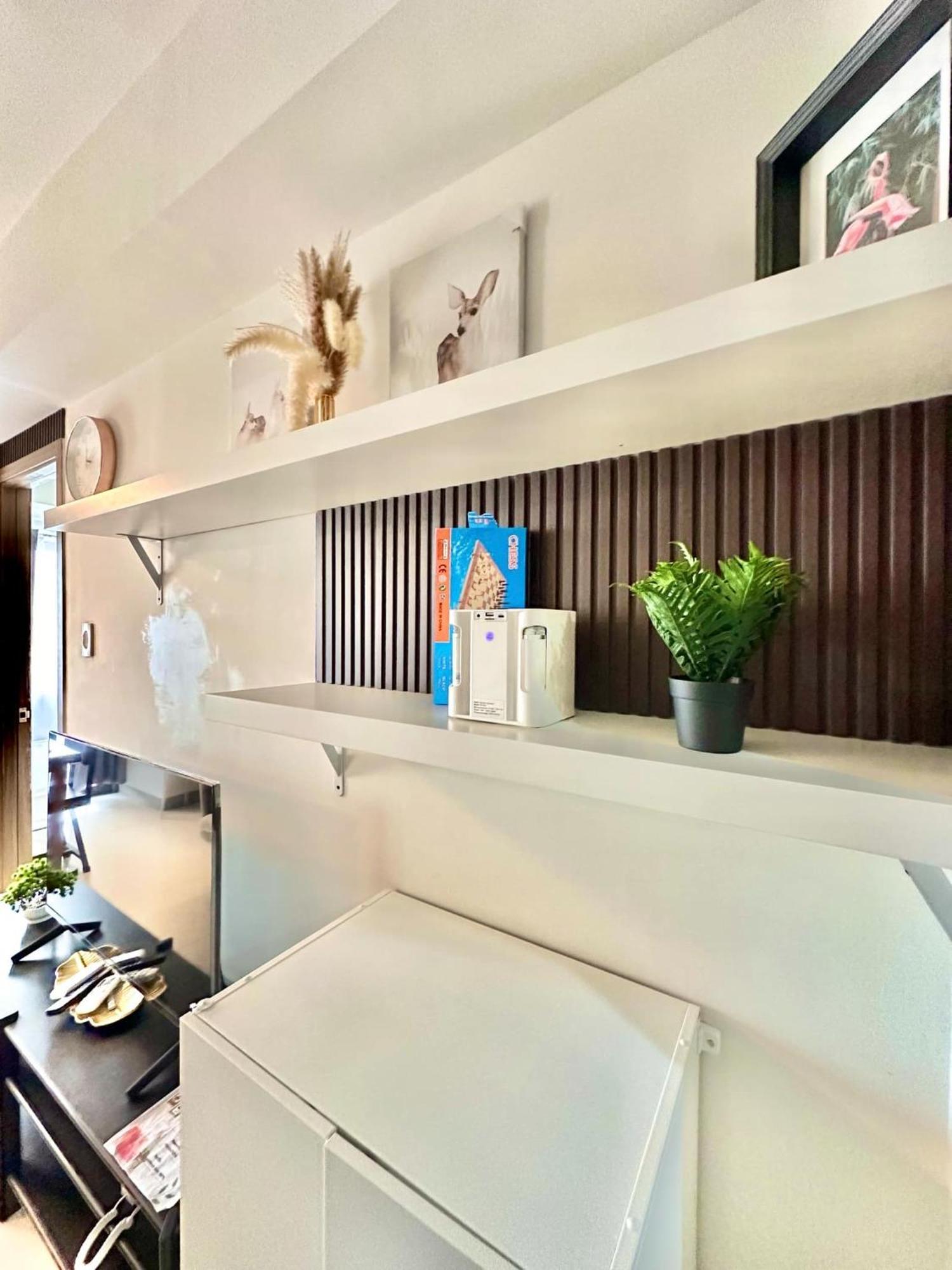 Mall Of Moa S Residences , Ikea Pasay , Naia Airport , Bay Apartment *