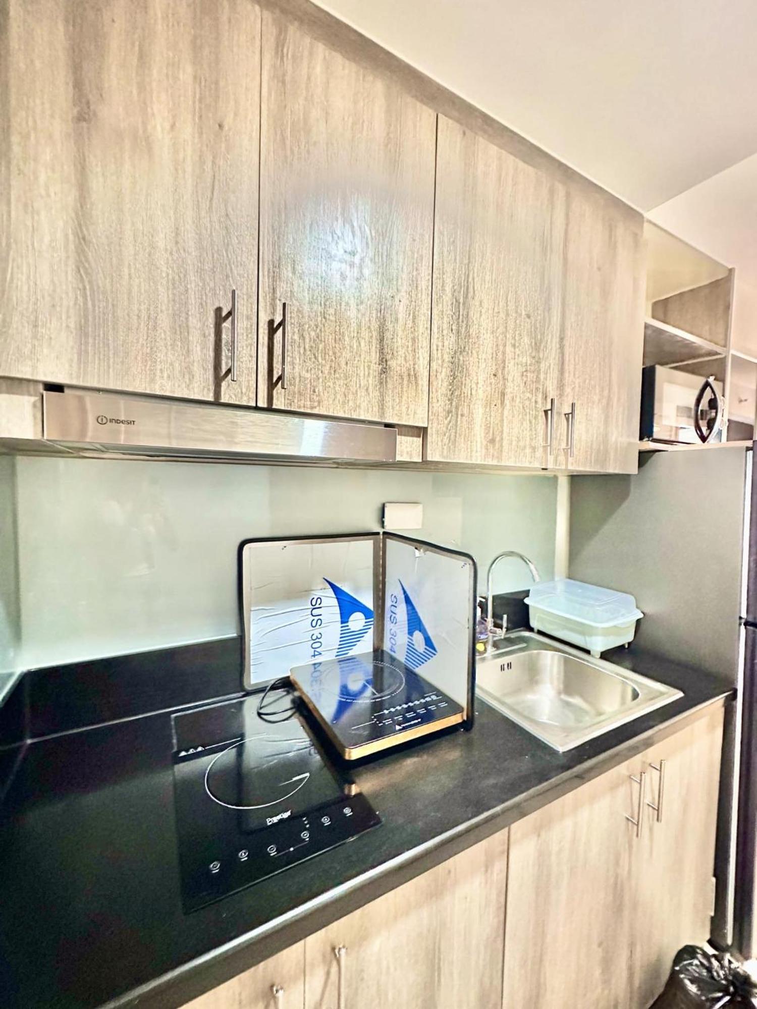 Apartment Mall Of Moa S Residences , Ikea Pasay , Naia Airport , Bay *