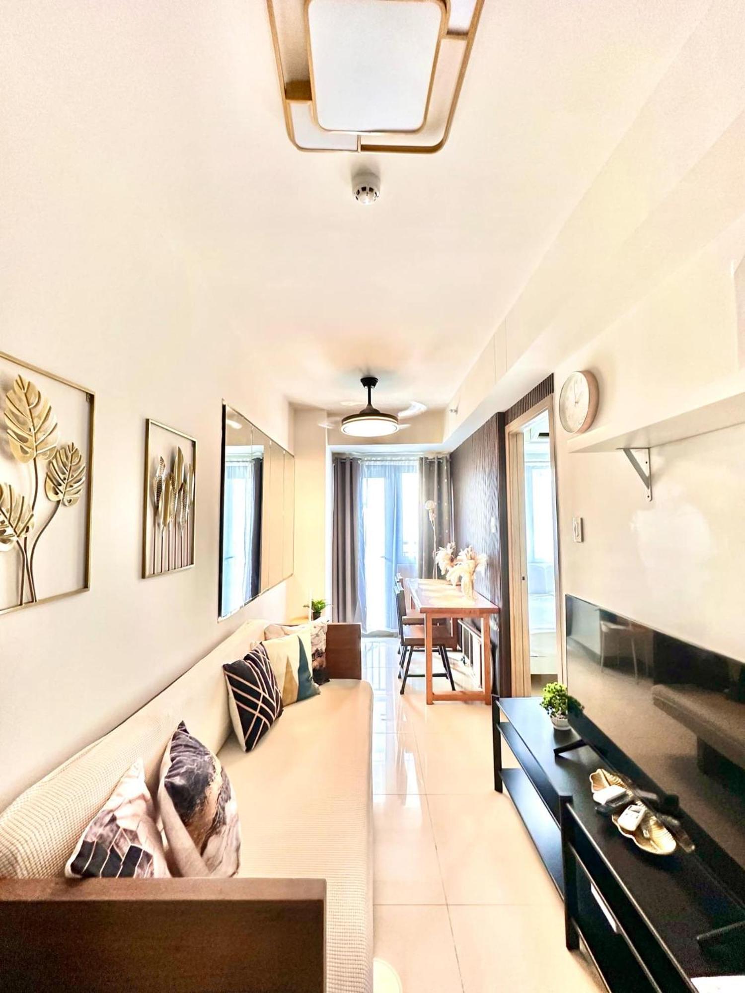 Apartment Mall Of Moa S Residences , Ikea Pasay , Naia Airport , Bay