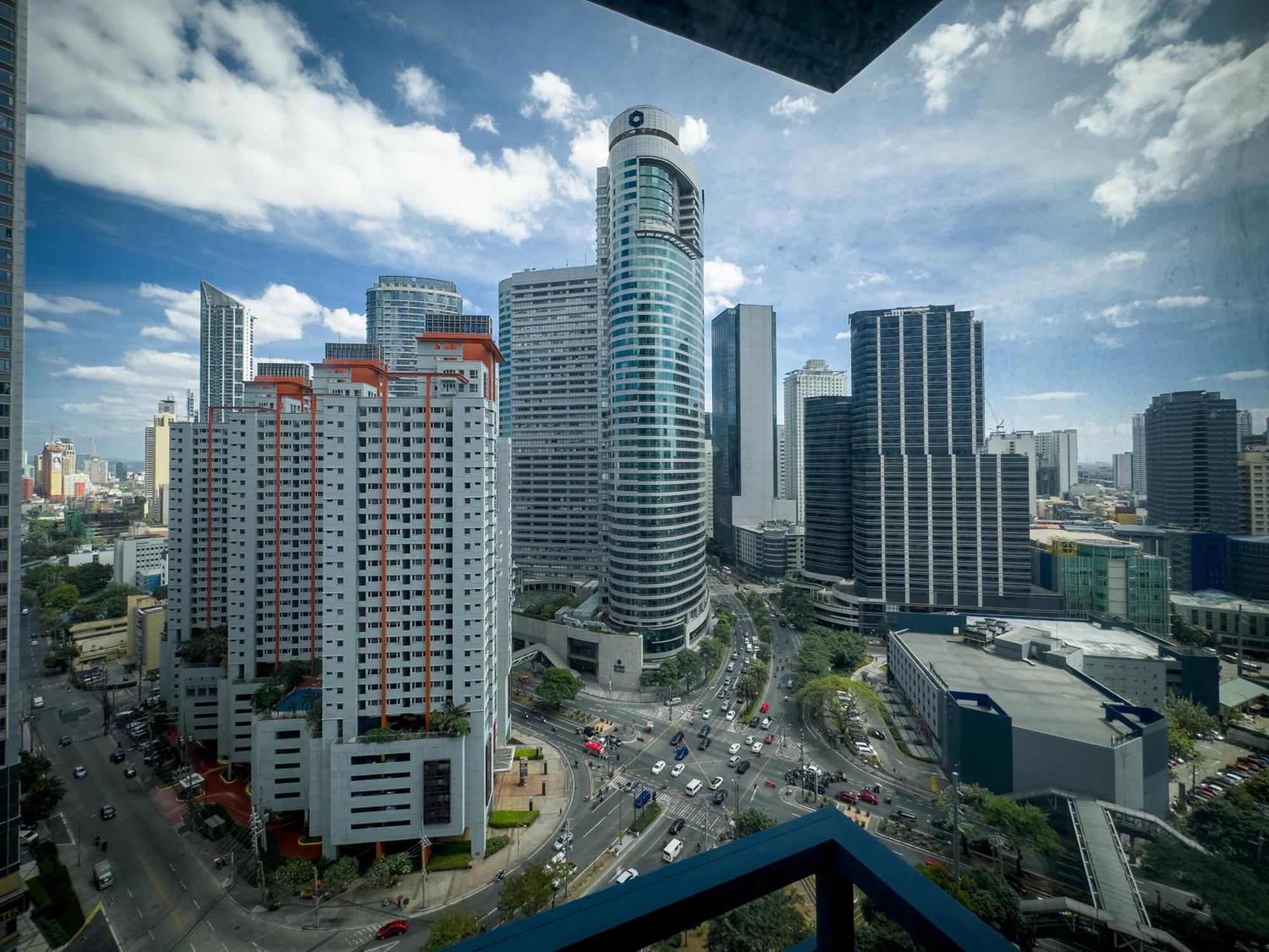 Apartment Gemstonebr In Smdc Air Residences