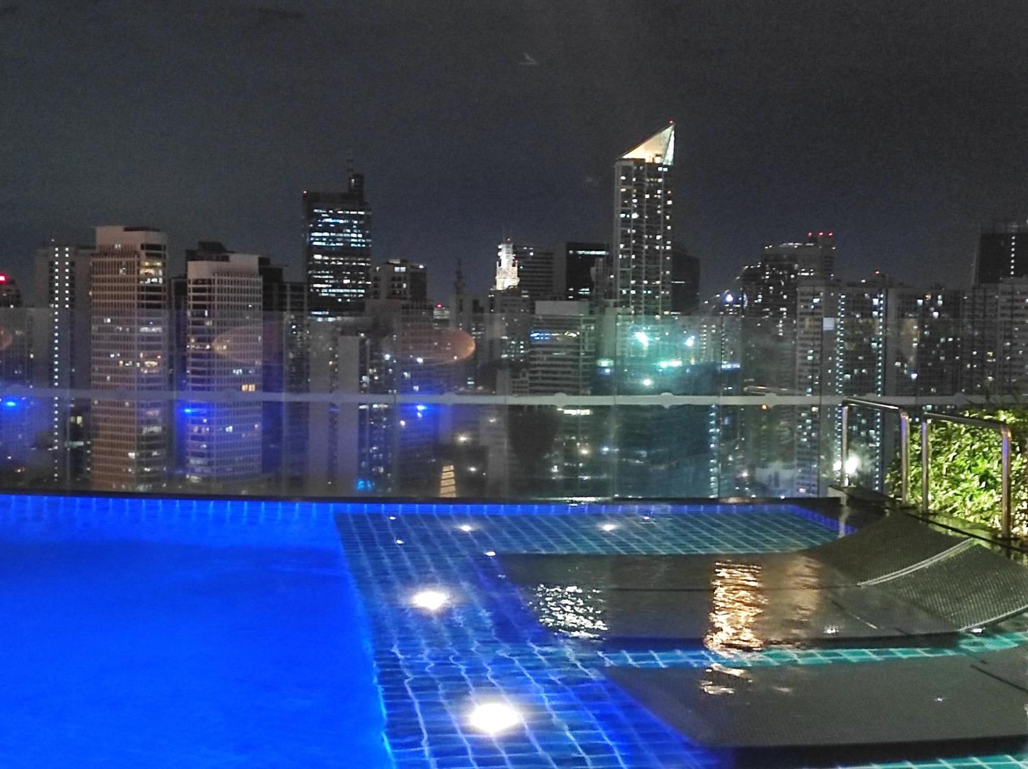 Staycation In Makati, Gramercy 56th Flr, Facing The And Rockwell *