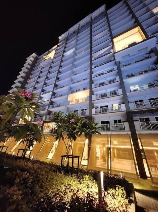 Apartment Promo Simply Vibe 1br Satori W Netflix *