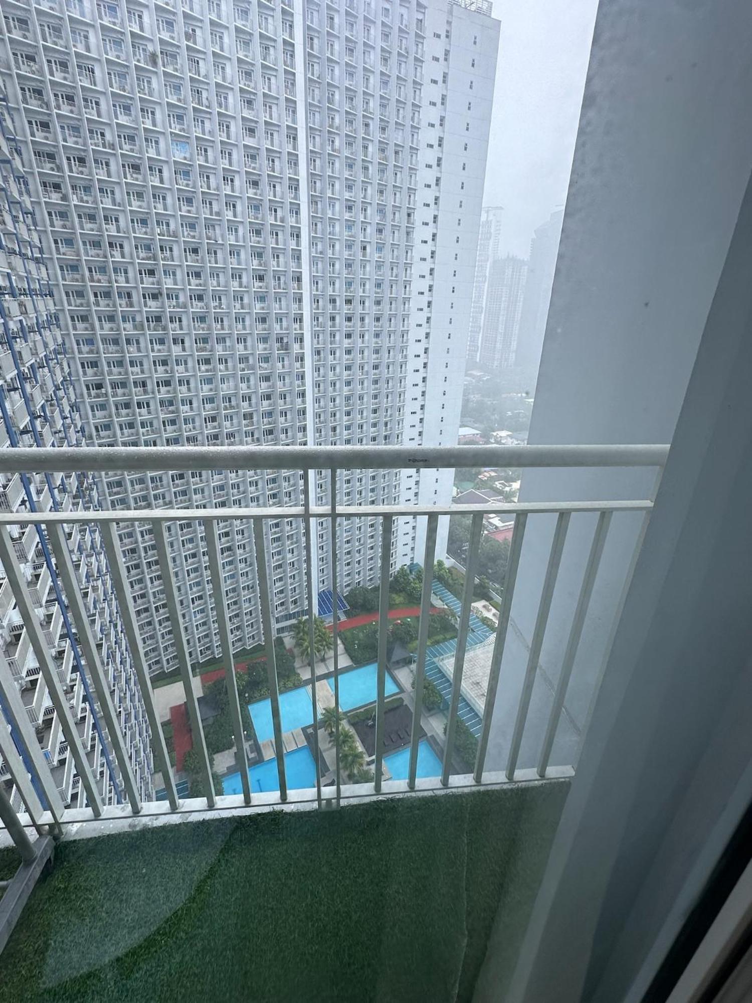 Cozy 1 Bedroom Makati With Balcony Wifi Manila