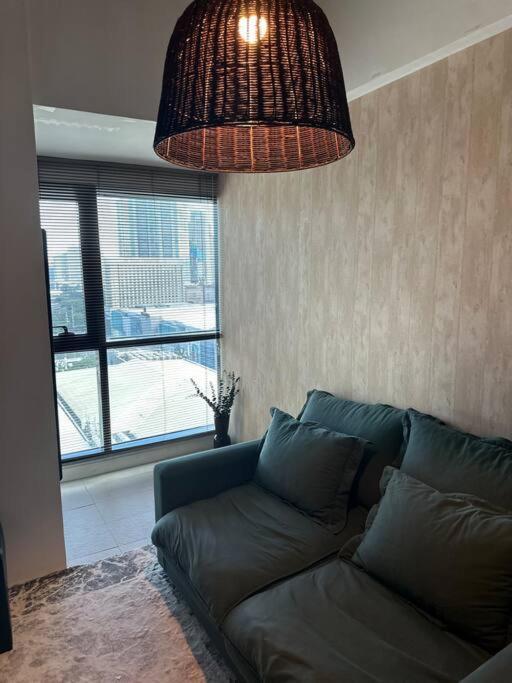 1br Wnetflix Disneyplus And Pool Across Sm Megamall Ortigas Cbd Manila