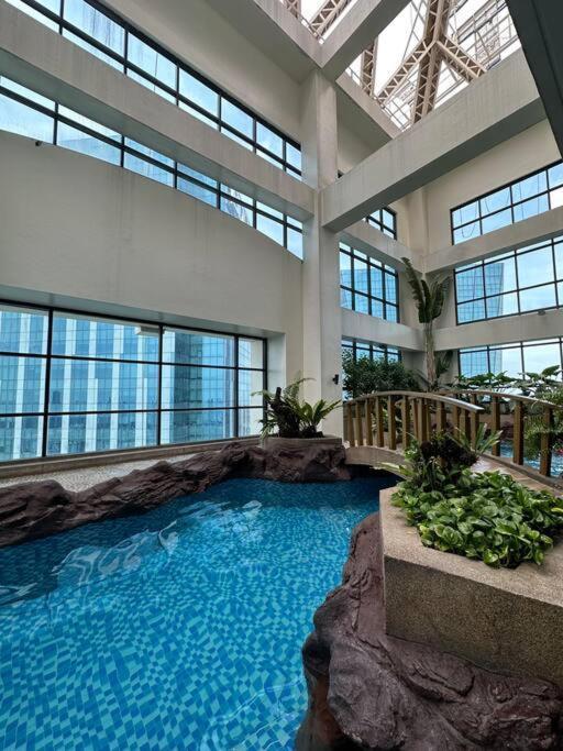 1br Wnetflix Disneyplus And Pool Across Sm Megamall Ortigas Cbd * Manila