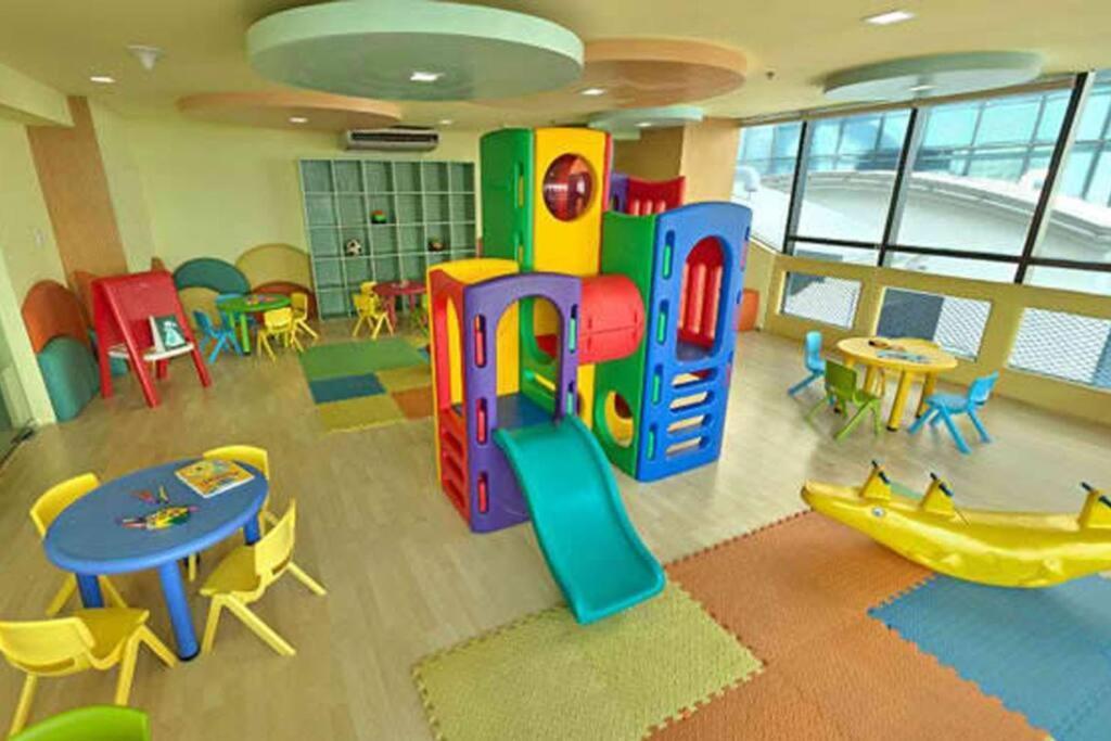 1br Wnetflix Disneyplus And Pool Across Sm Megamall Ortigas Cbd