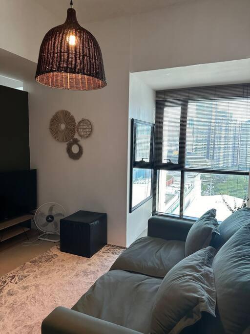1br Wnetflix Disneyplus And Pool Across Sm Megamall Ortigas Cbd Apartamento