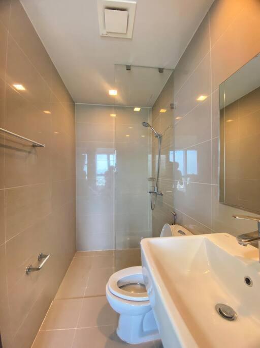 Apartment Bayview 2br Family In Uptown Bgc Near Mall Manila