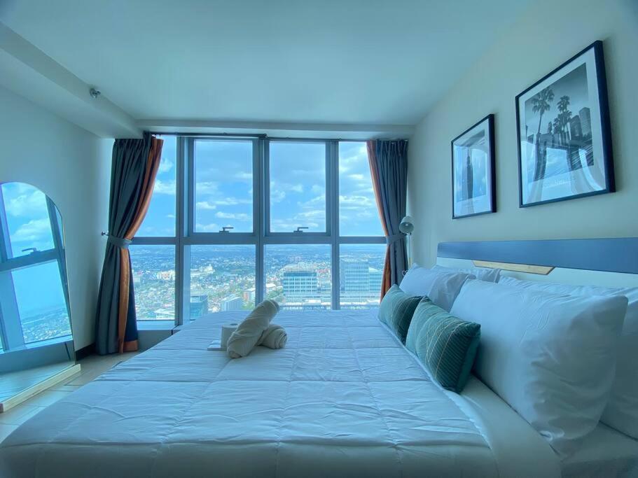 Apartment Bayview 2br Family In Uptown Bgc Near Mall Manila