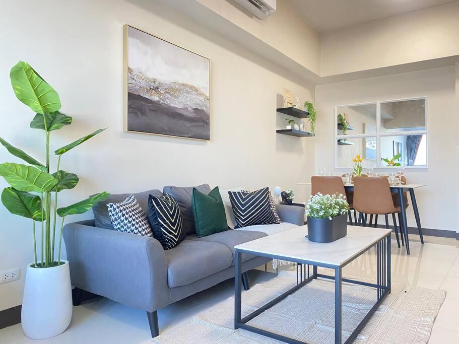 Bayview 2br Family In Uptown Bgc Near Mall * Manila