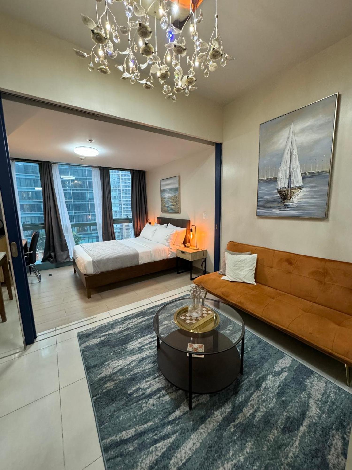 Apartment Rustic Elegance New One Bedroom One Uptown Free Parking