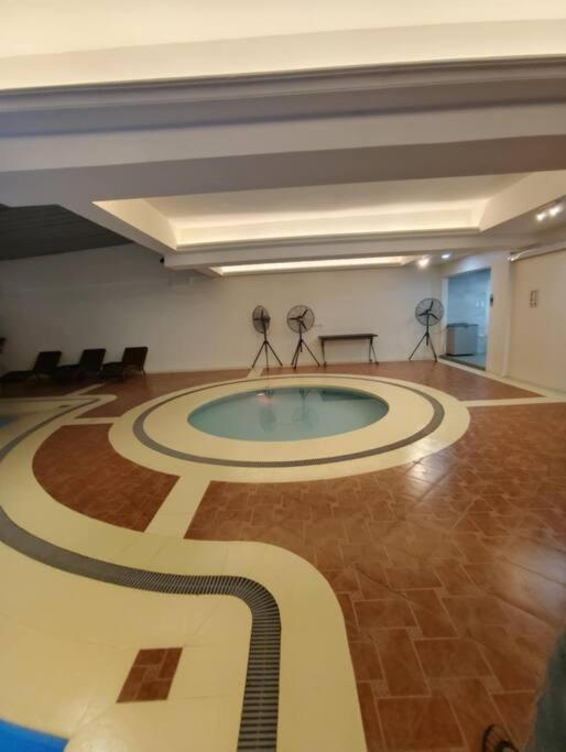 Burgundy Mckinley - Seaside Staycation Apartment *