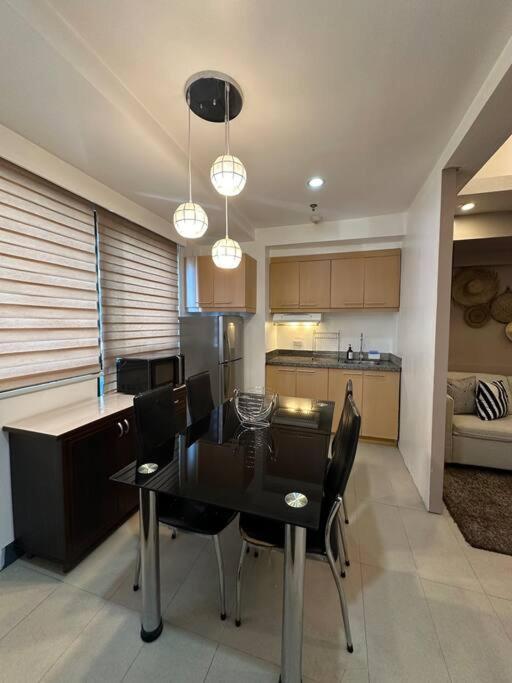 1br Bsa Twin Towers With Pool Access Netflix Across Sm Megamall