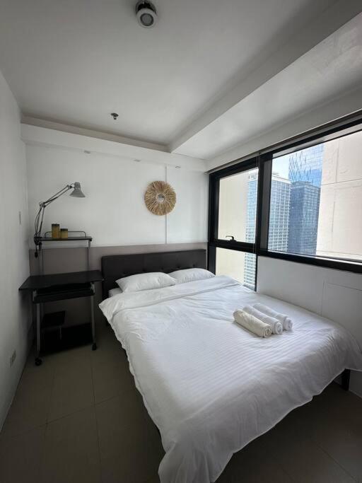 1br Bsa Twin Towers With Pool Access Netflix Across Sm Megamall
