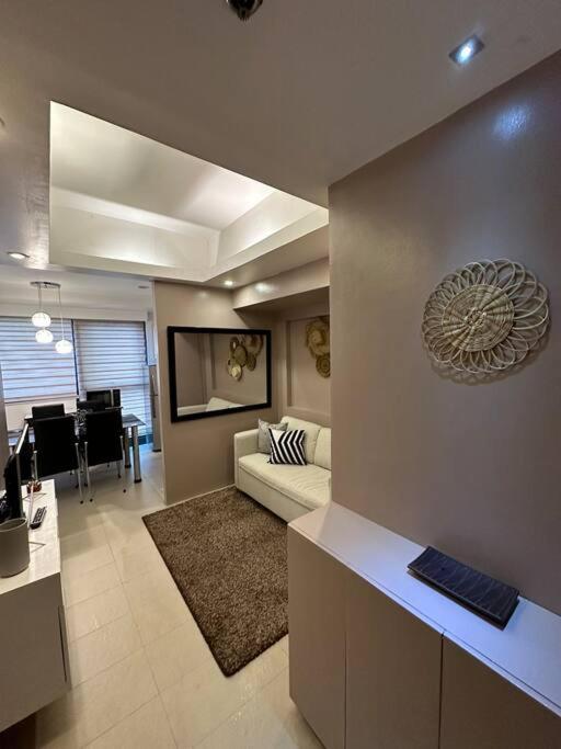 Apartment 1br Bsa Twin Towers With Pool Access Netflix Across Sm Megamall Manila