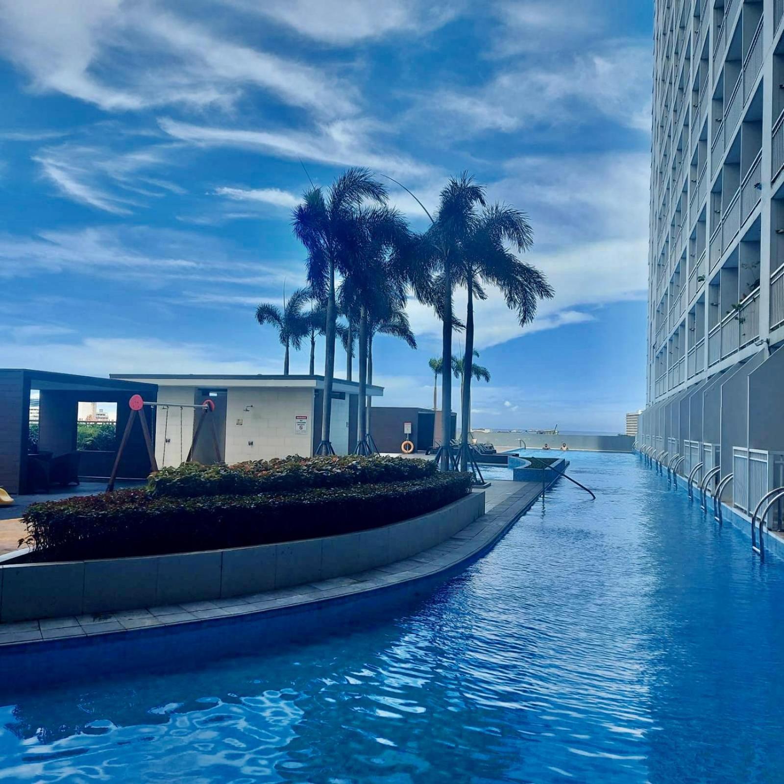 De Luxe, Standard And -the Breeze Residences-close To Airport,mall Of Asia, Us Embassy *