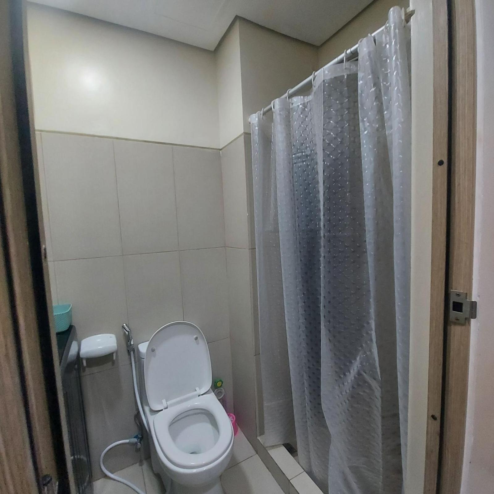 De Luxe, Standard And -the Breeze Residences-close To Airport,mall Of Asia, Us Embassy Apartment