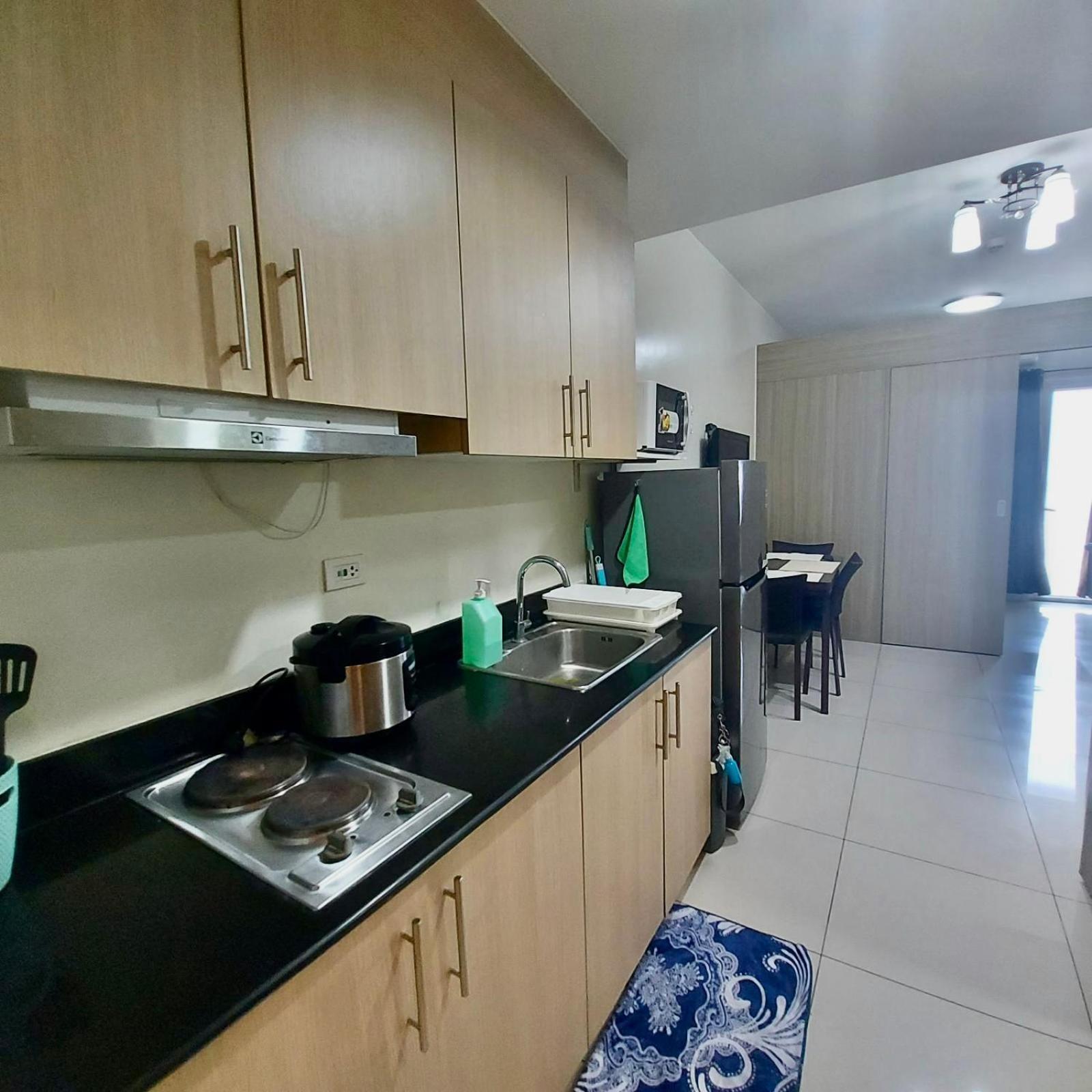 De Luxe, Standard And -the Breeze Residences-close To Airport,mall Of Asia, Us Embassy *