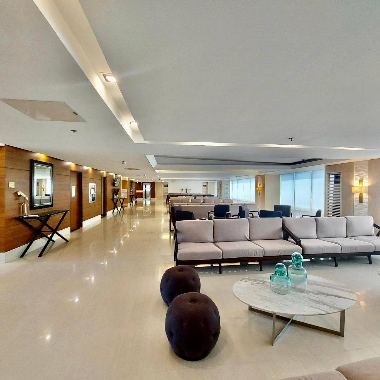De Luxe, Standard And -the Breeze Residences-close To Airport,mall Of Asia, Us Embassy * Manila