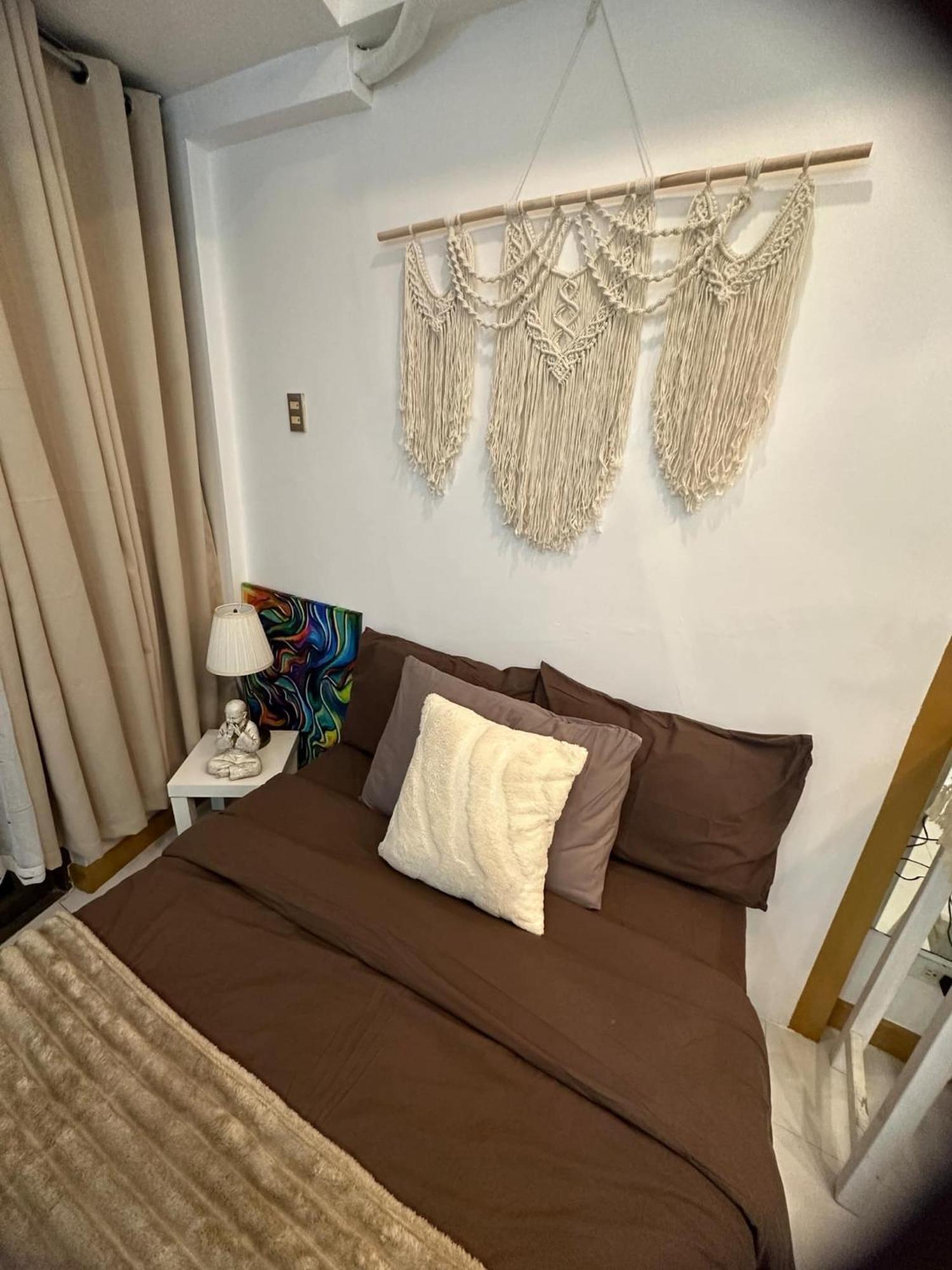 Cozy Place With View At Greenbelt Makati Apartment