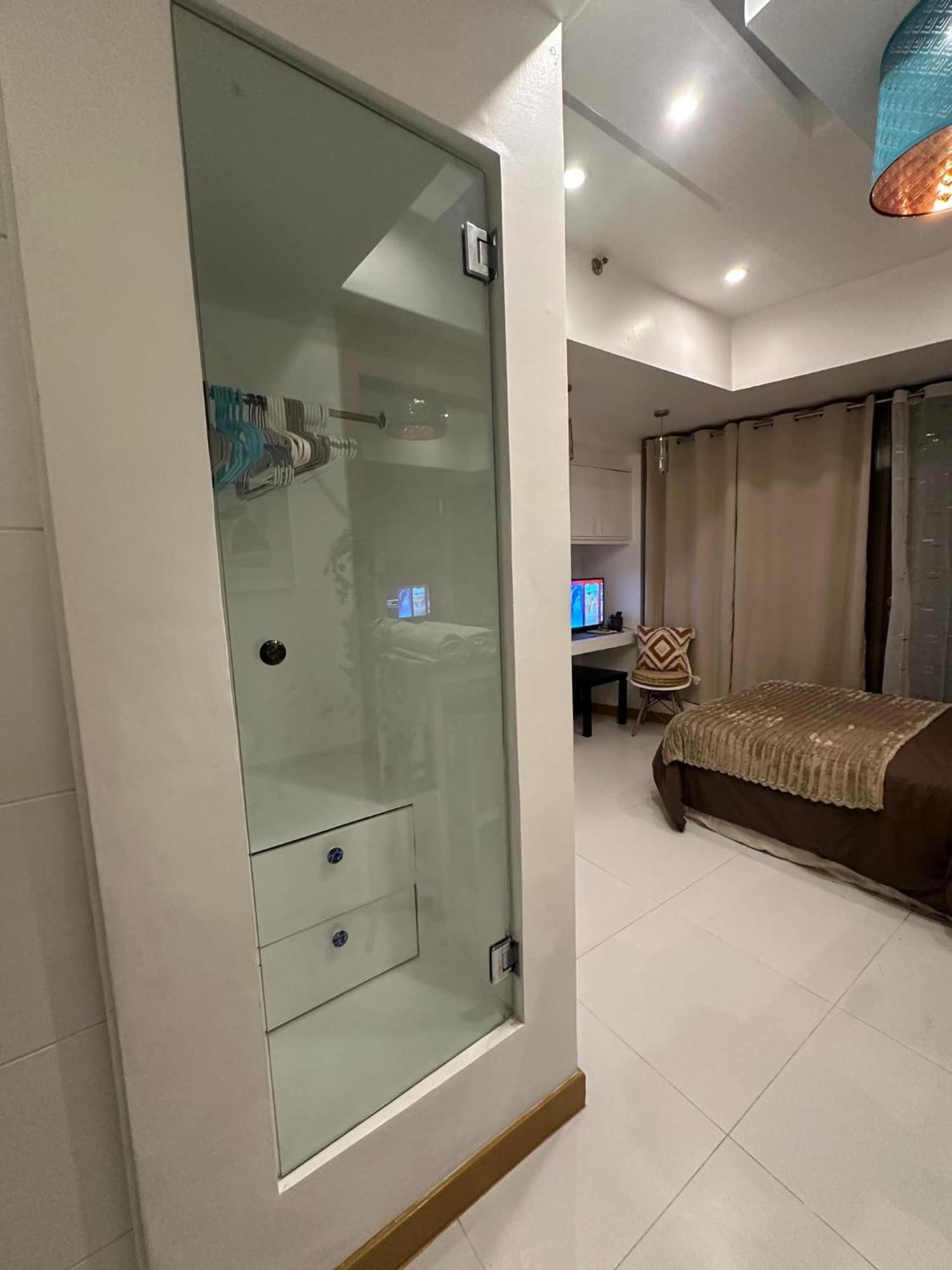 Apartment Cozy Place With View At Greenbelt Makati *