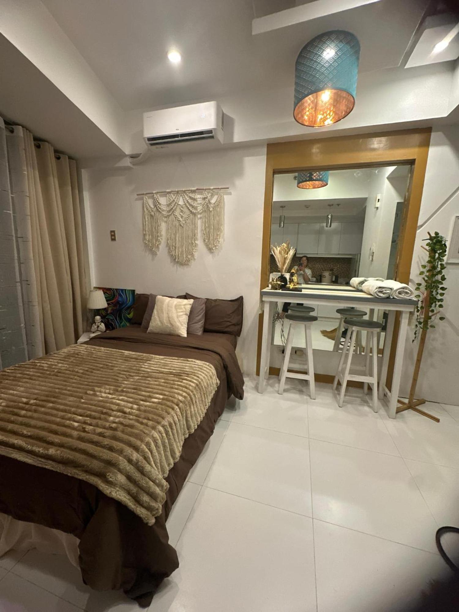 Cozy Place With View At Greenbelt Makati Manila