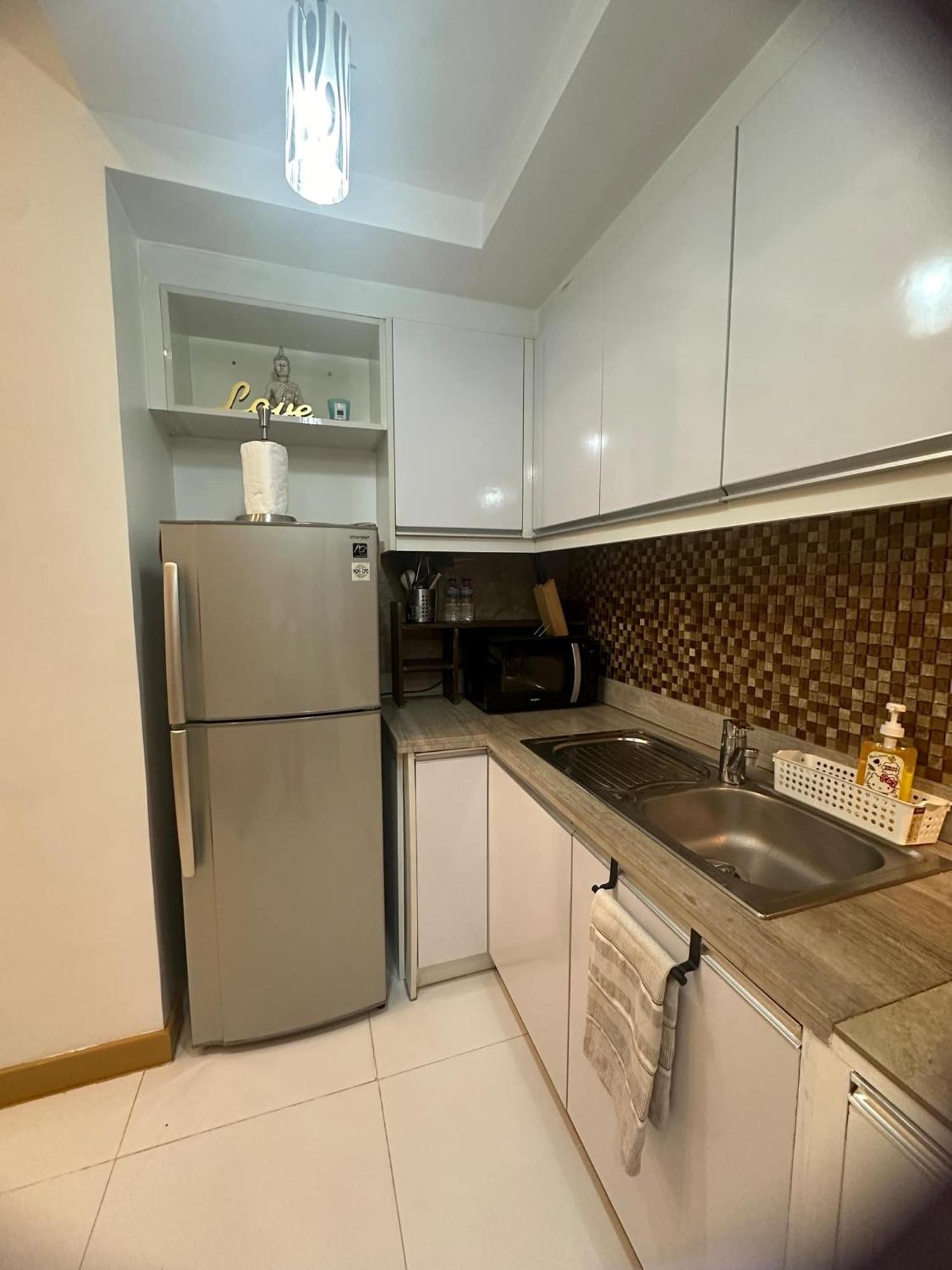 Apartment Cozy Place With View At Greenbelt Makati