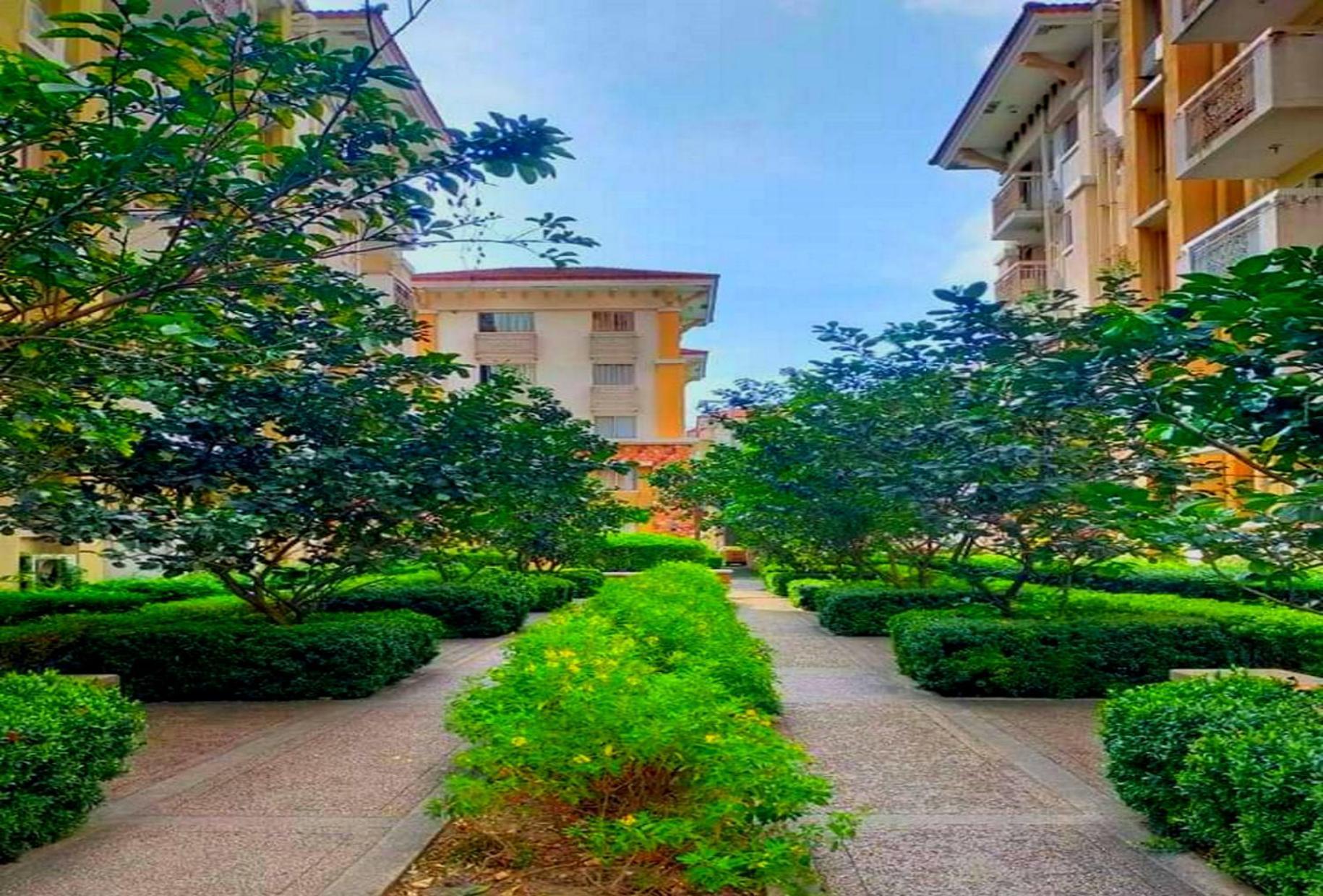 2br Italian-inspired Unit, Balcony Pool View *