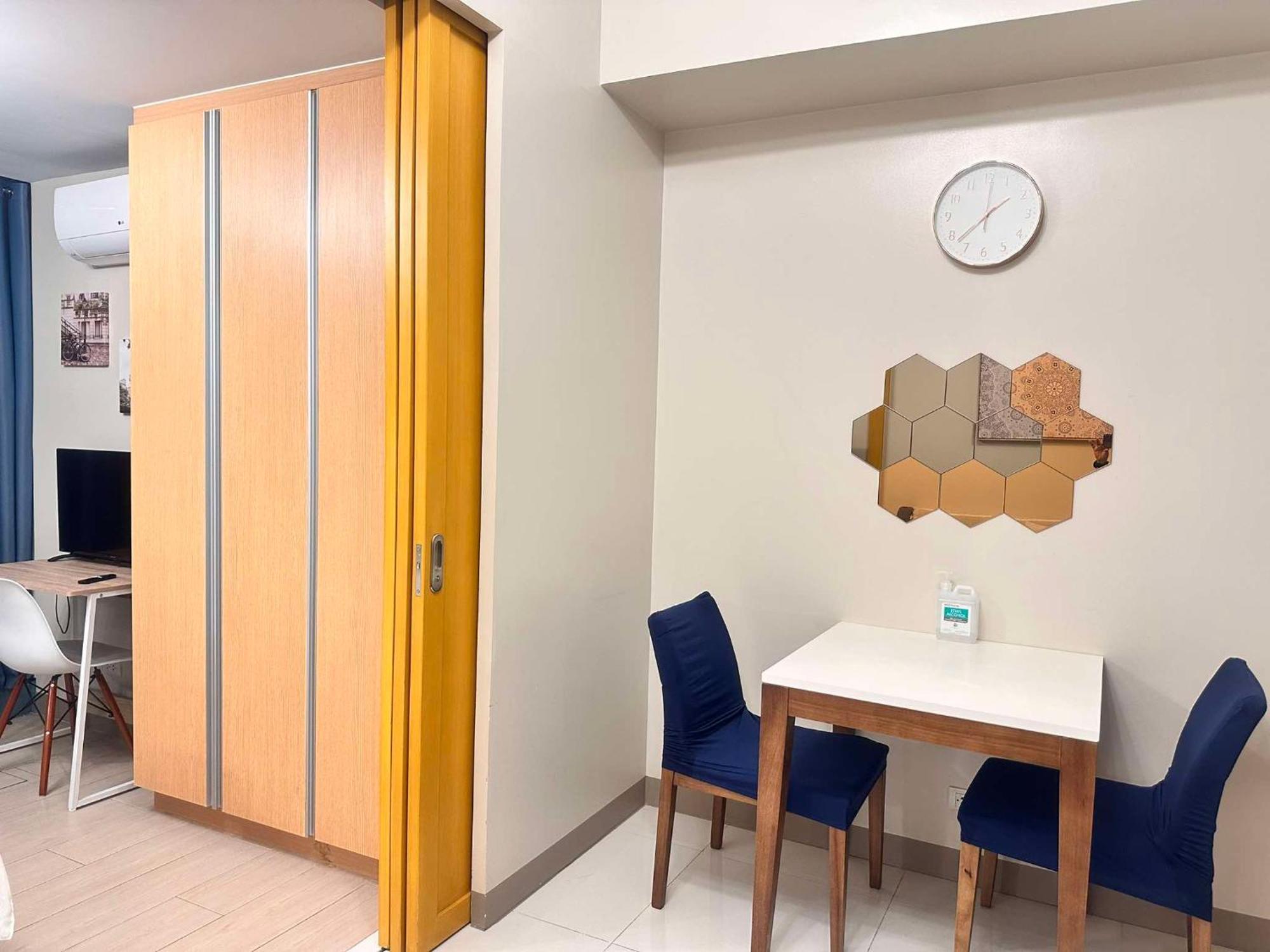 Apartment Modern In Bonifacio Global Manila