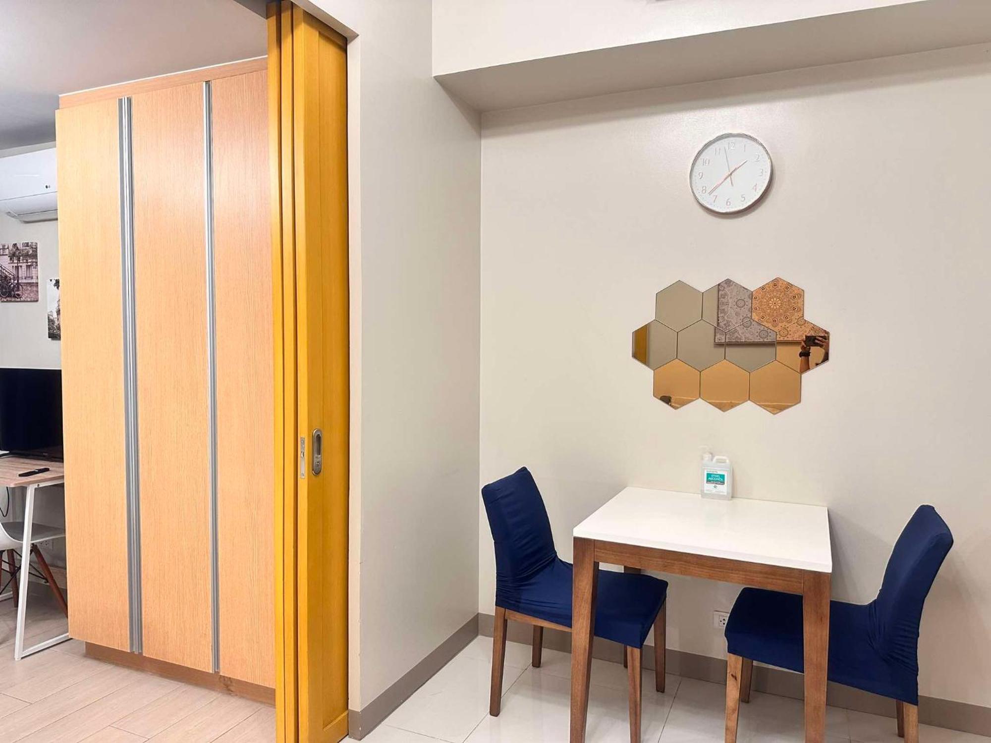Modern In Bonifacio Global Apartment