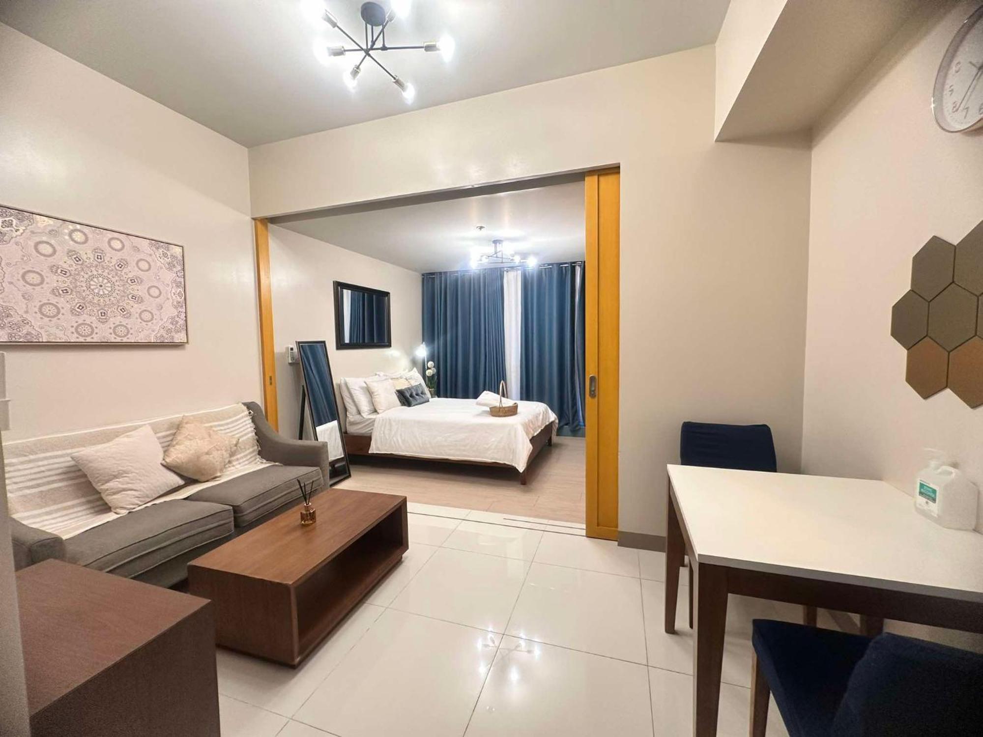 Modern In Bonifacio Global * Manila