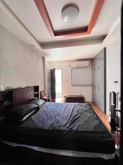 Apartment Spacious 1 Bedroom With Roofdeck In Malabon *