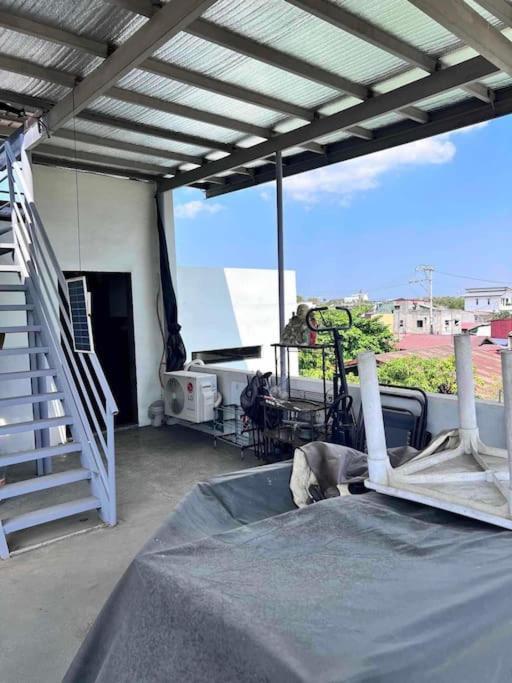 Spacious 1 Bedroom With Roofdeck In Malabon Apartment *
