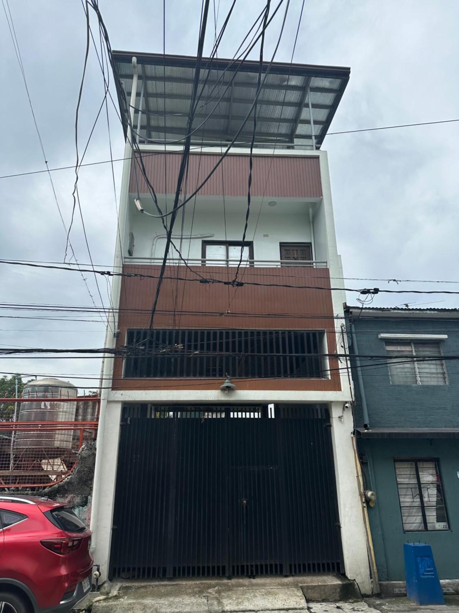 Spacious 1 Bedroom With Roofdeck In Malabon * Manila